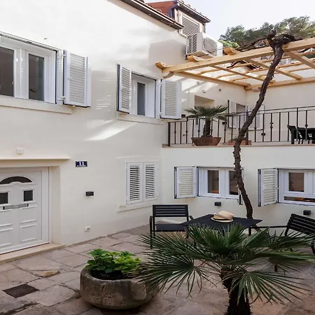 Odin - One Bedroom - 2 *